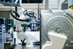 美的“喊话”互联网敌手